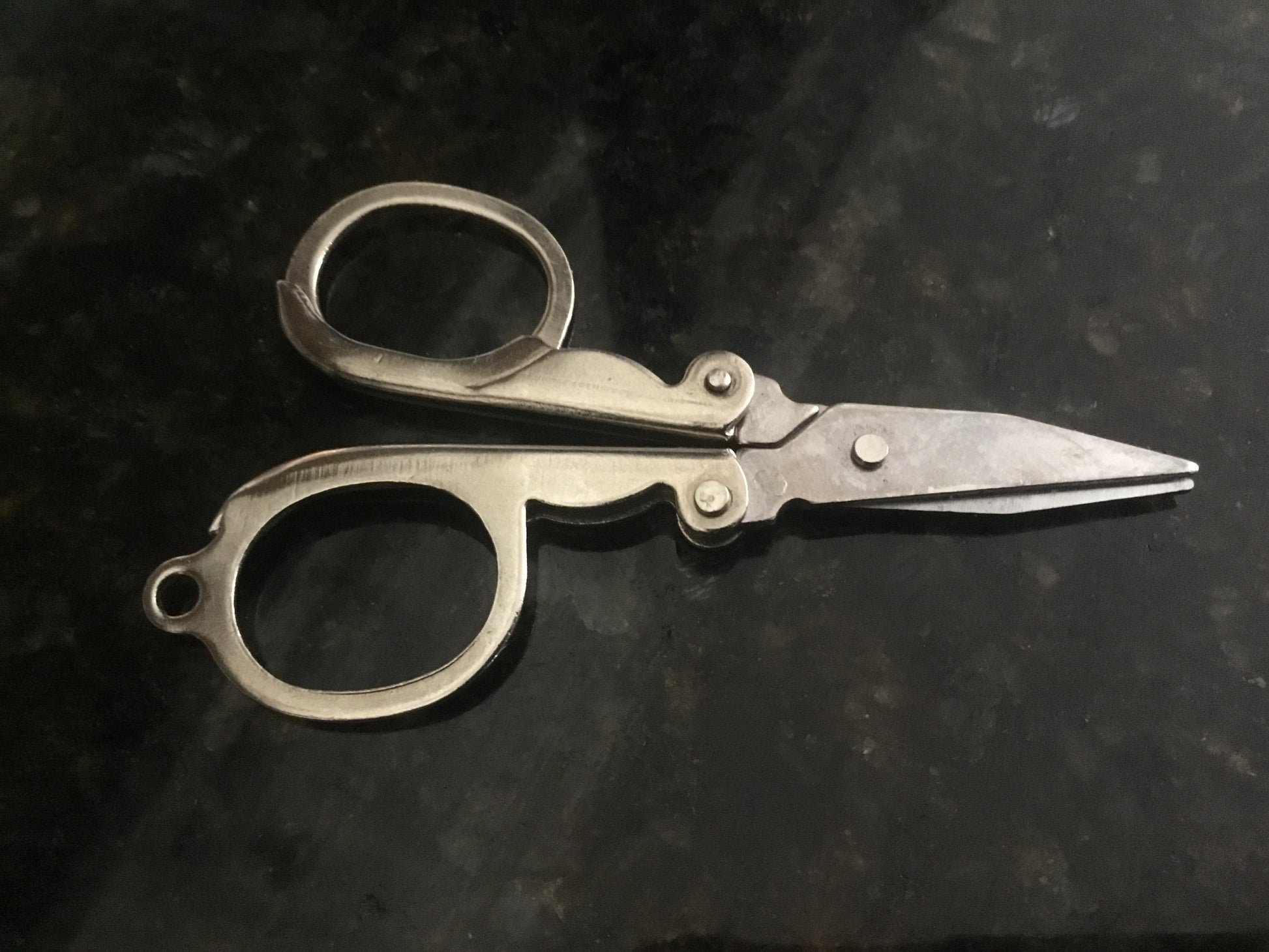 Folding Scissors – ClassyStands